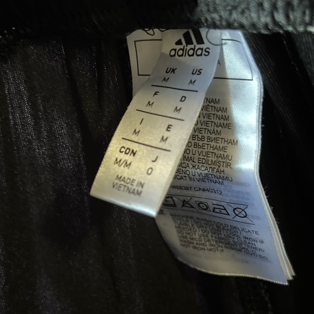 ADIDAS SHORTS - Picture 3 of 3